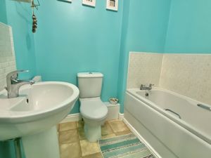 Family Bathroom- click for photo gallery